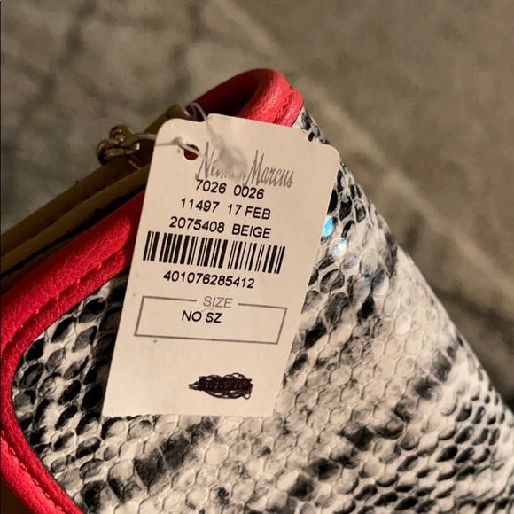 Neiman Markus Rory Clutch - Picture 12 of 12